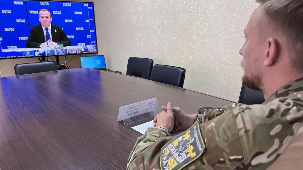 Дмитрий Медведев поддержал идею ставропольца о создании площадок для писателей-фронтовиков