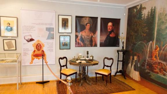 В Пятигорске открыта выставка «М. Ю.Лермонтов: Петергоф, поэт, эпоха»