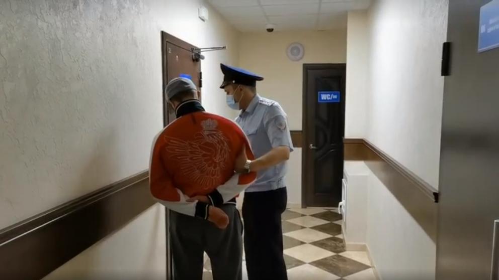 В Ставрополе поймали хулигана, облившего клеем девушку