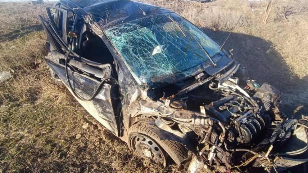 В Туркменском округе перевернулся автомобиль: 2 человека погибли