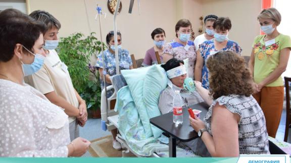 Социальные работники Изобильненского округа учатся в «Школе ухода»