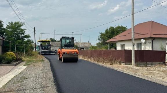 В станице Предгорного округа Ставрополья обновили дорожное покрытие на пяти улицах