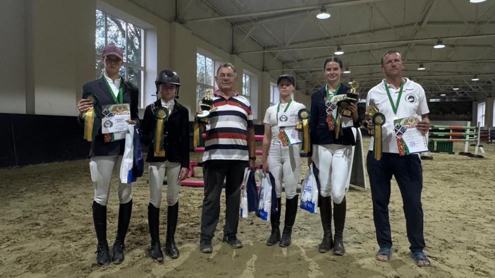 Ставропольские всадники выиграли 8 медалей на краевых соревнованиях по конкуру