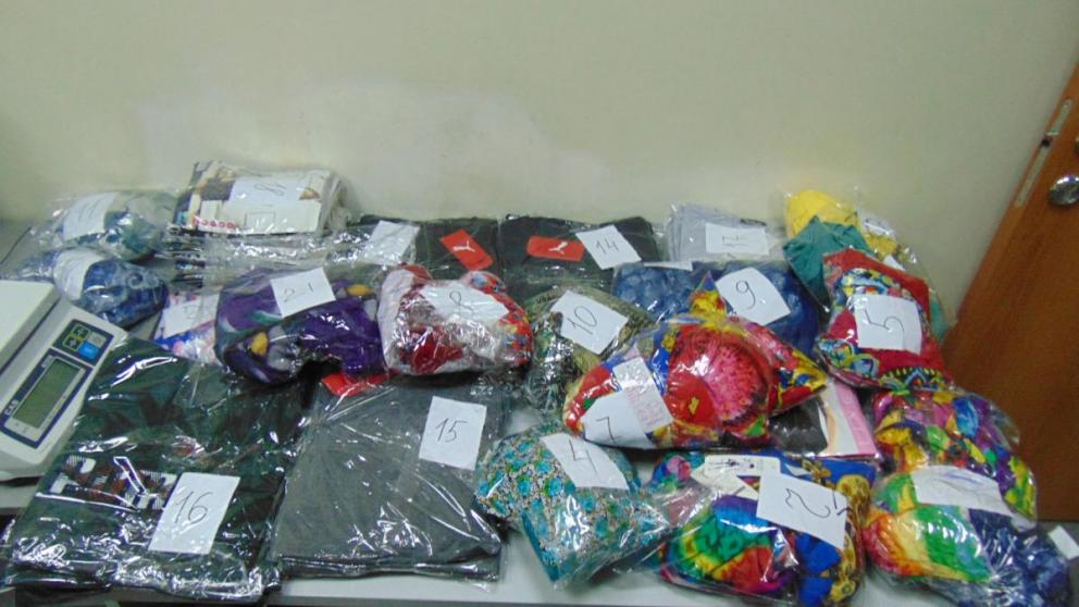 Супруги незаконно пытались провезти текстиль на Ставрополье