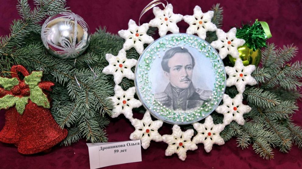 В Пятигорске наряжают Лермонтовскую ёлку