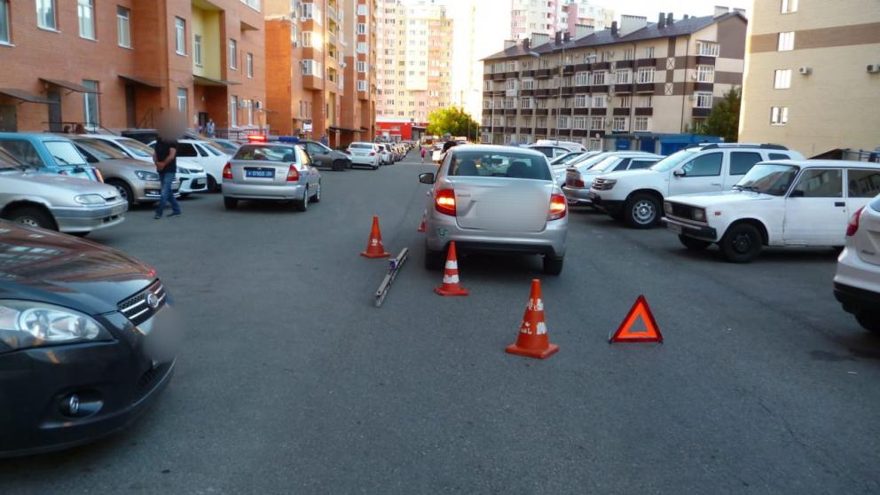 В Ставрополе машина сбила 8-летнюю девочку во дворе