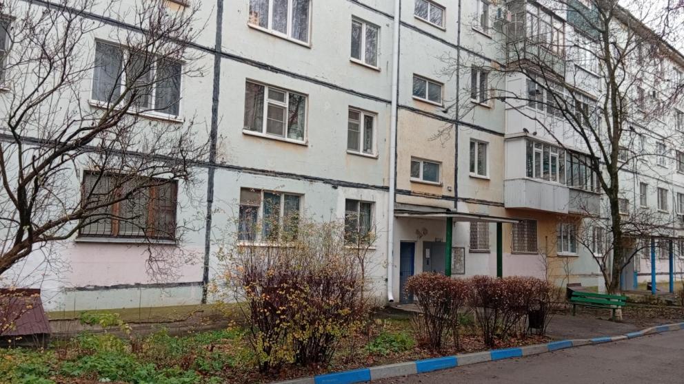 В юго-западном районе Ставрополя в пятиэтажке заменили кровлю