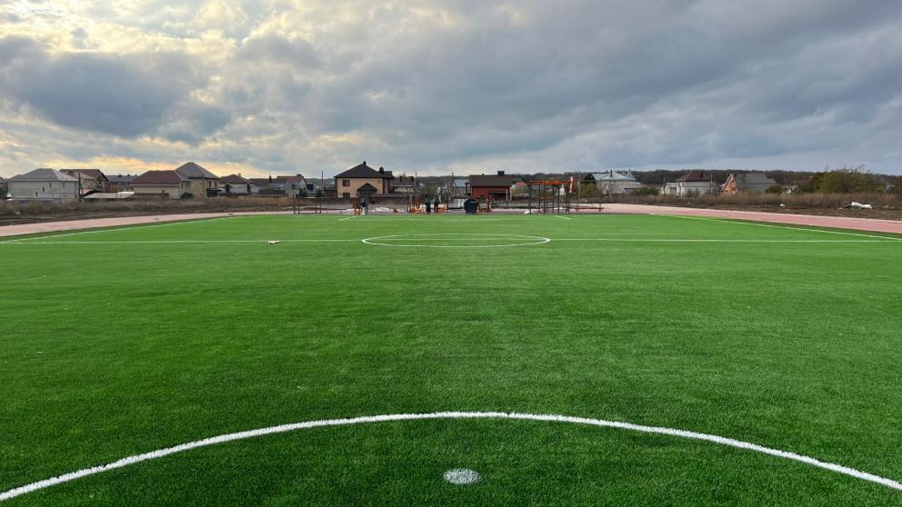 В Апанасенковском округе Ставрополья обустроили стадион