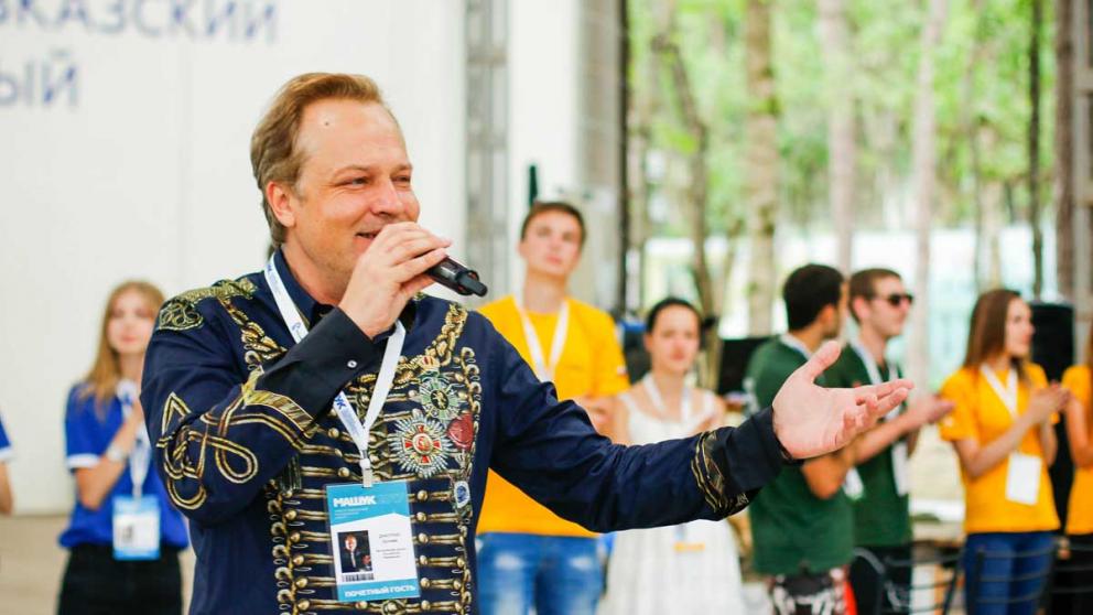 Машуковцы встретили певца Дмитрия Дунаева, летчиков Николая Антошкина и Владимира Гасояна