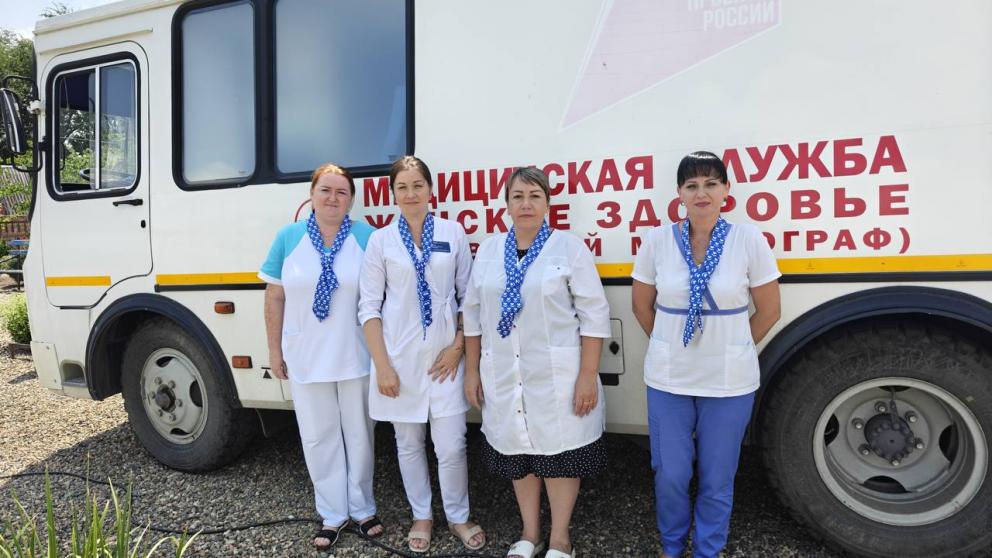 Медики мобильной бригады осмотрели 500 жителей Новоалександровского округа