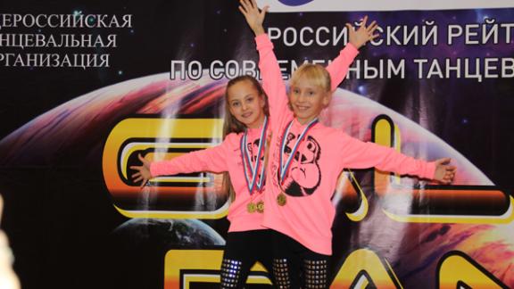 Танцевальное путешествие во времени, или Новый год Lucky Jam