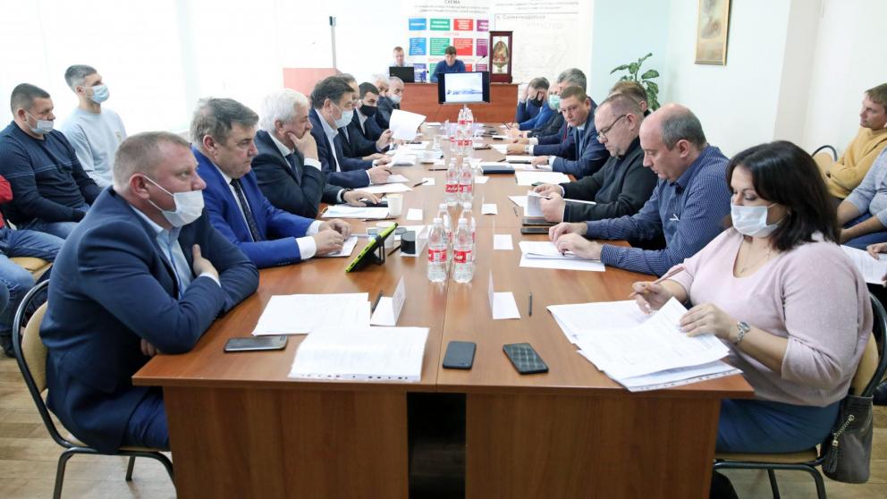 Депутаты Ставрополья ознакомились с объектами благоустройства в Изобильненском округе