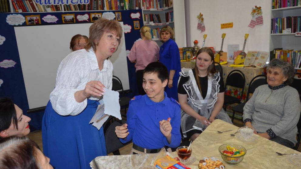 В селе Дивном библиотека наградила самых активных читателей