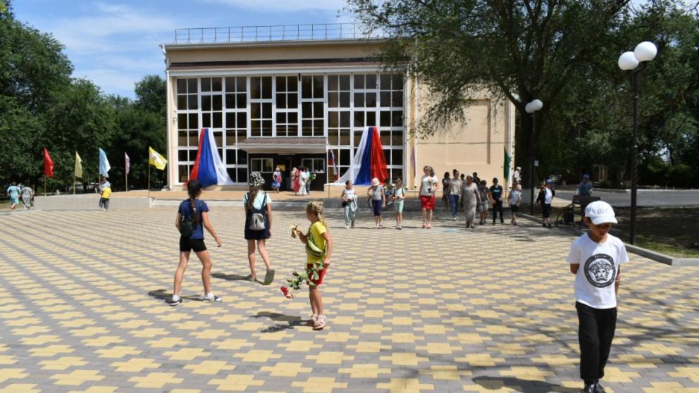 В Андроповском округе миллион рублей потратили на благоустройство территории у сельского ДК