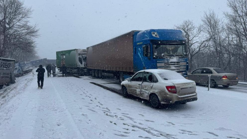 Две аварии с участием девяти автомобилей произошли в Минераловодском округе