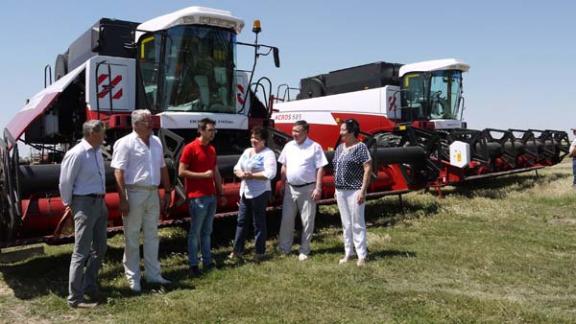 Ставропольские аграрии получат 8 новых комбайнов по линии Росагролизинга