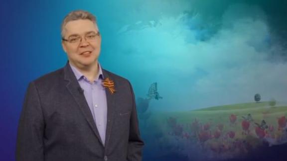 Владимир Владимиров к 8 марта прочитал ставропольчанкам стихи