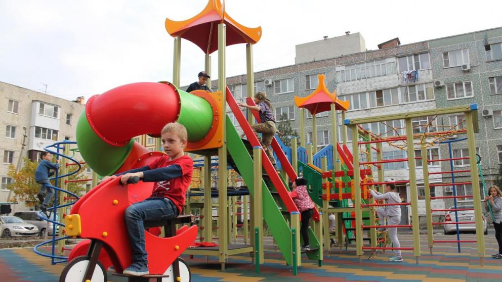 В Невинномысске проводится масштабное благоустройство дворовых территорий