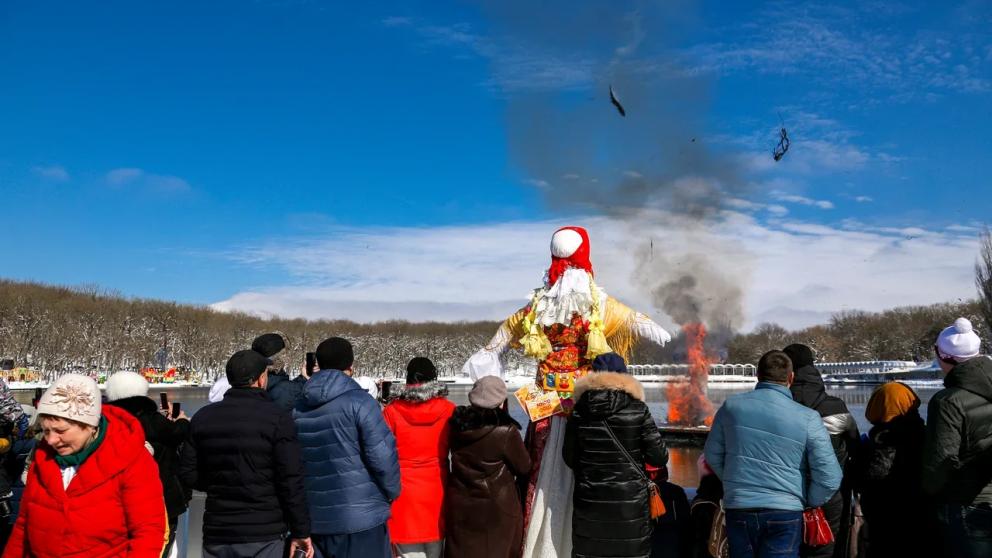 В Железноводске сожгли чучело Масленицы с помощью квадрокоптера