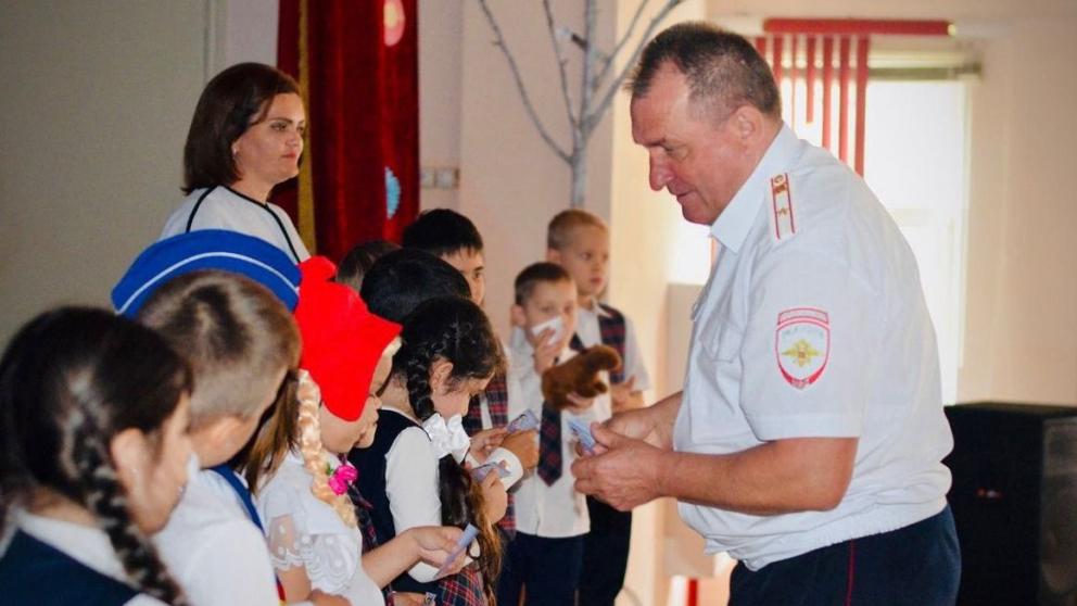 В Железноводске первоклассники пополнили отряд юных автоинспекторов