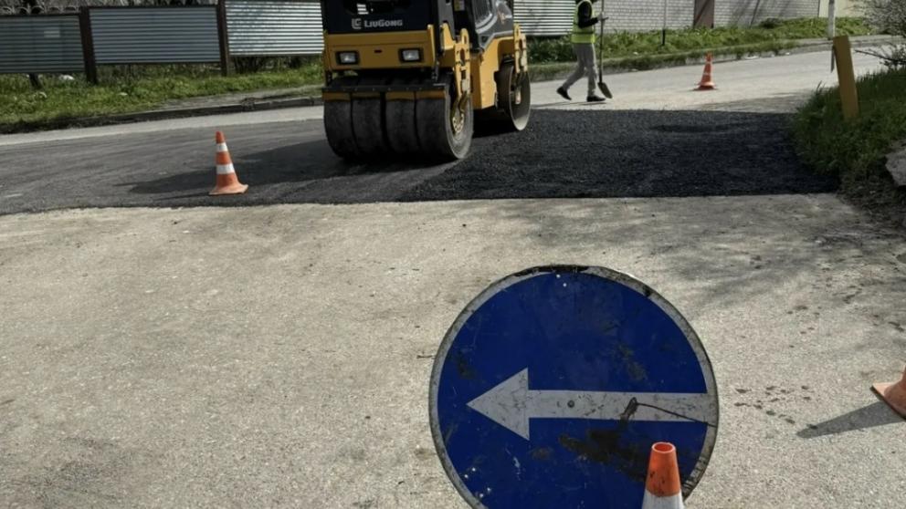 В Железноводске и его окрестностях начали ямочный ремонт дорог