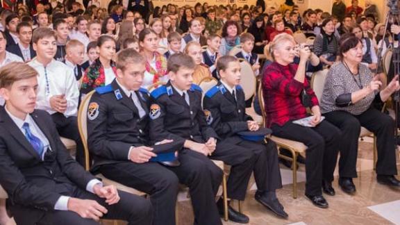 В храме Пятигорска молодежь познакомилась с творчеством писателя Андрея Губина