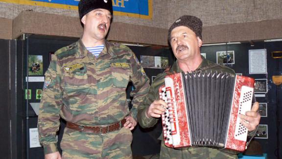 Ипатовские школьники встретились с атаманом районного казачьего общества