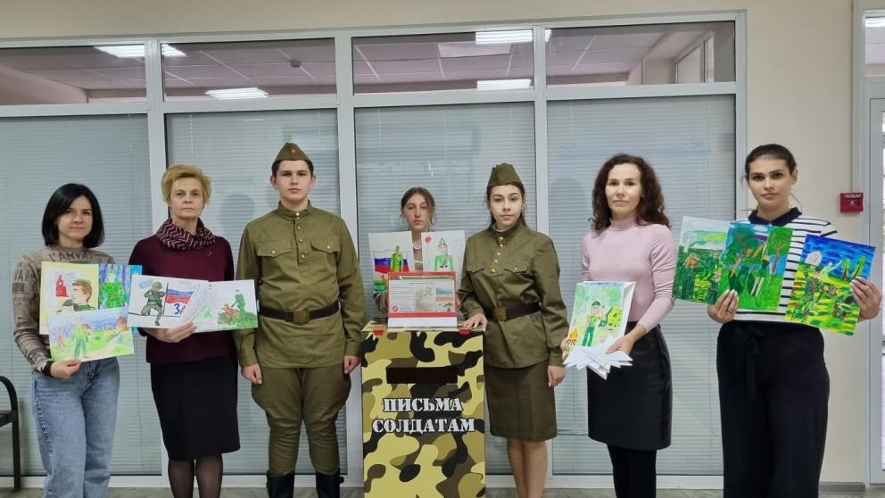 В Предгорном округе раздали 150 наклеек с символами «Z» и «V»