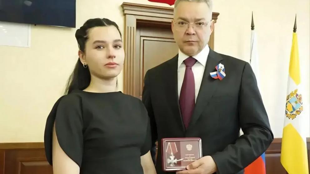 Губернатор Владимиров передал Орден Мужества семье погибшего пограничника