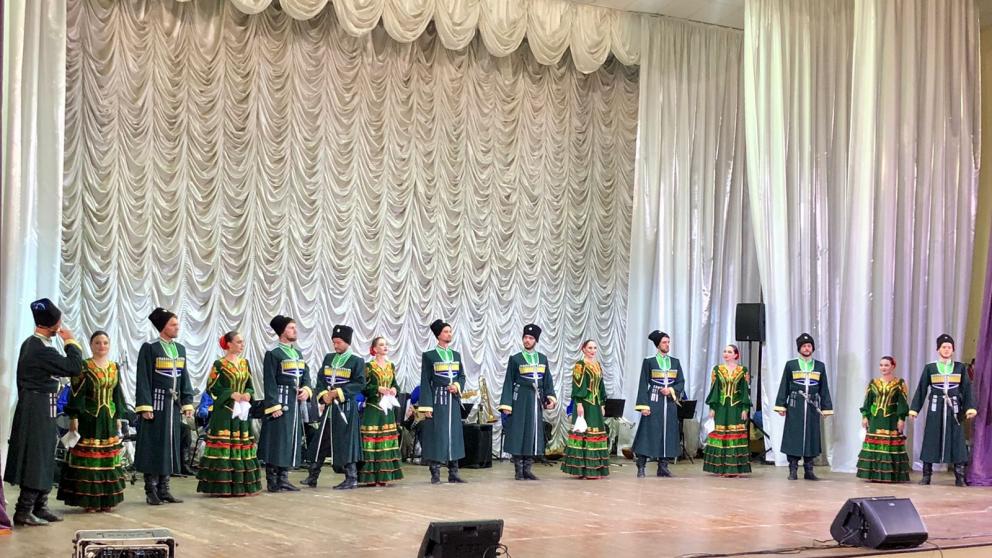 В Крыму с большим успехом прошли выступления ансамбля «Ставрополье»
