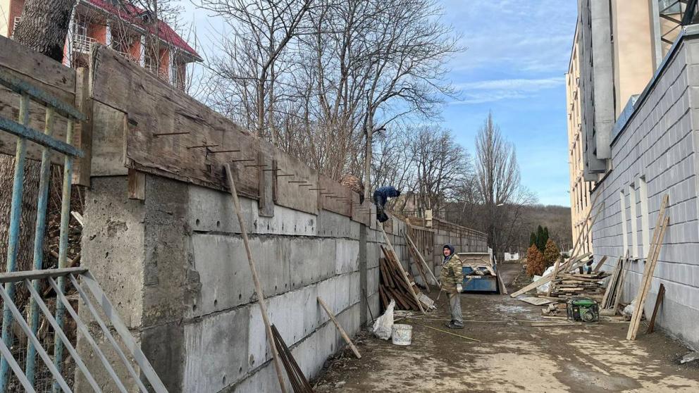 В Железноводске разработают программу по ремонту подпорных стен