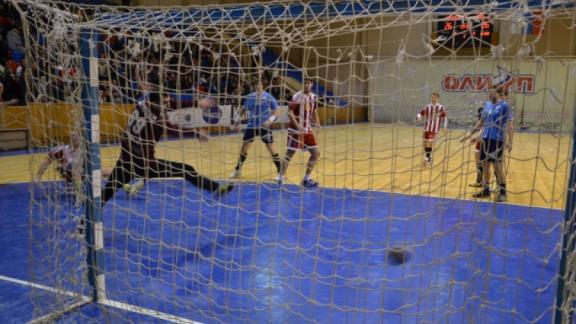 Гандбол: «Динамо-Виктор» обыграл «Пермских медведей» в Невинномысске