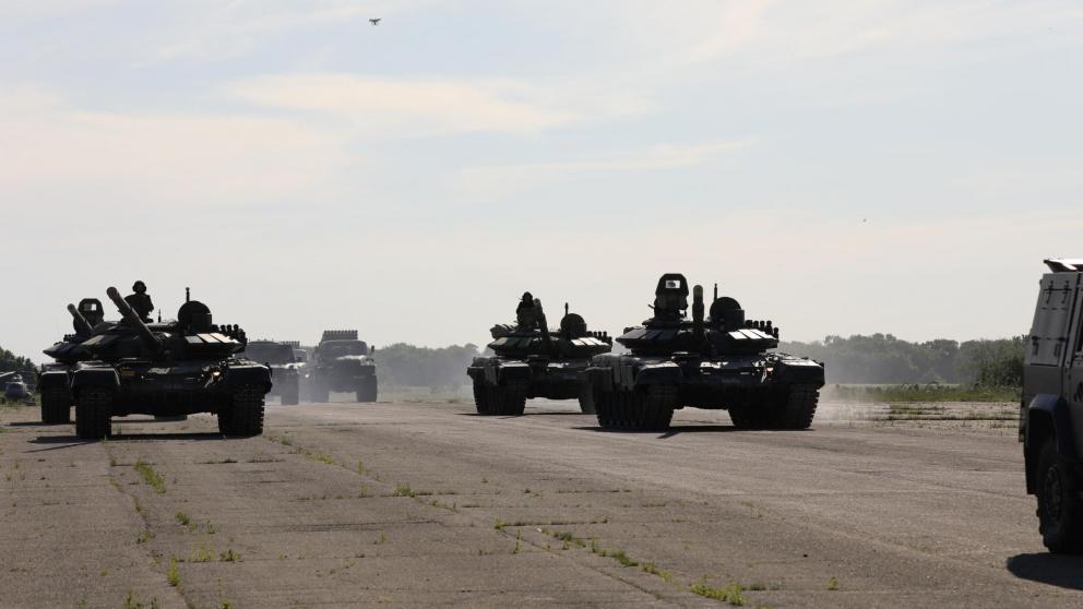 В Ставрополе используют 500 литров краски для подготовки техники к параду