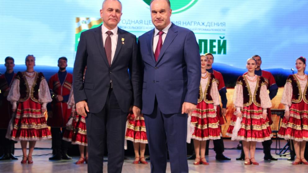 Медаль «Герой труда Ставрополья» получил руководитель сельхозпредприятия Новоселицкого округа