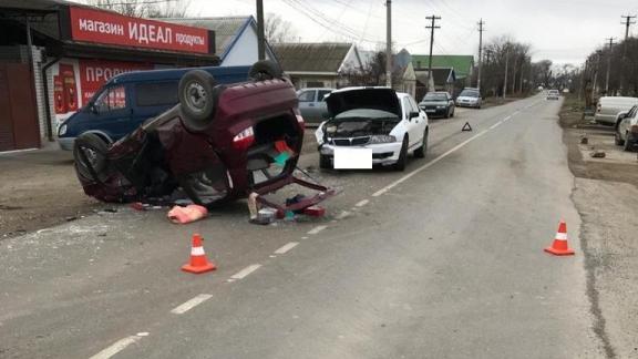На Ставрополье два пенсионера пострадали в опрокинутой машине