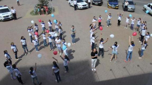 На Ставрополье стартовала эстафета флэш-мобов в честь 80-летия Госавтоинспекции