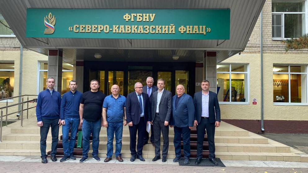 Омичи ознакомились с достижениями Ставрополья в семеноводстве