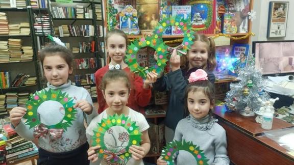 Библиотека в Ставрополе превратилась в мастерскую доброго настроения