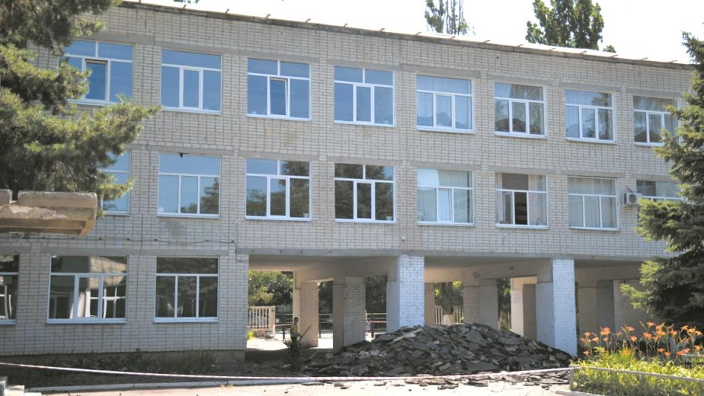 В школе № 1 Невинномысска меняют кровлю