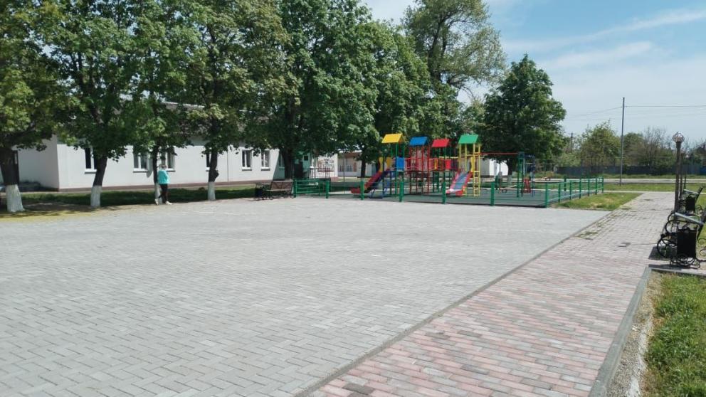 В посёлке Приэтокском благоустроили площадь