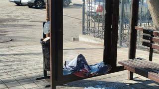 Вандалы в Железноводске разбили стёкла на двух остановках