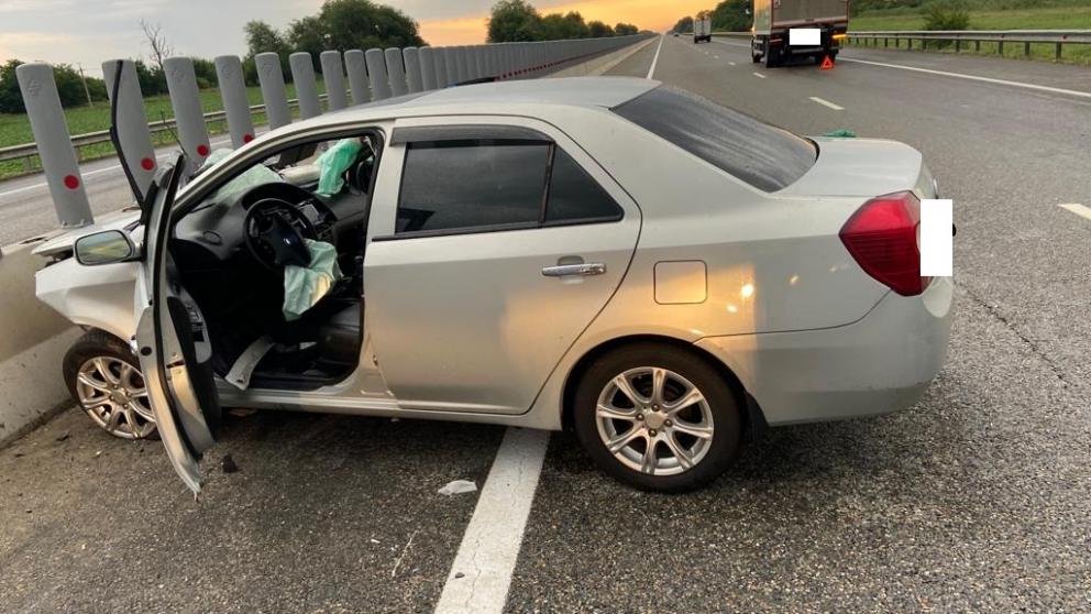 Две женщины пострадали в ДТП с КамАЗом в Кочубеевском округе