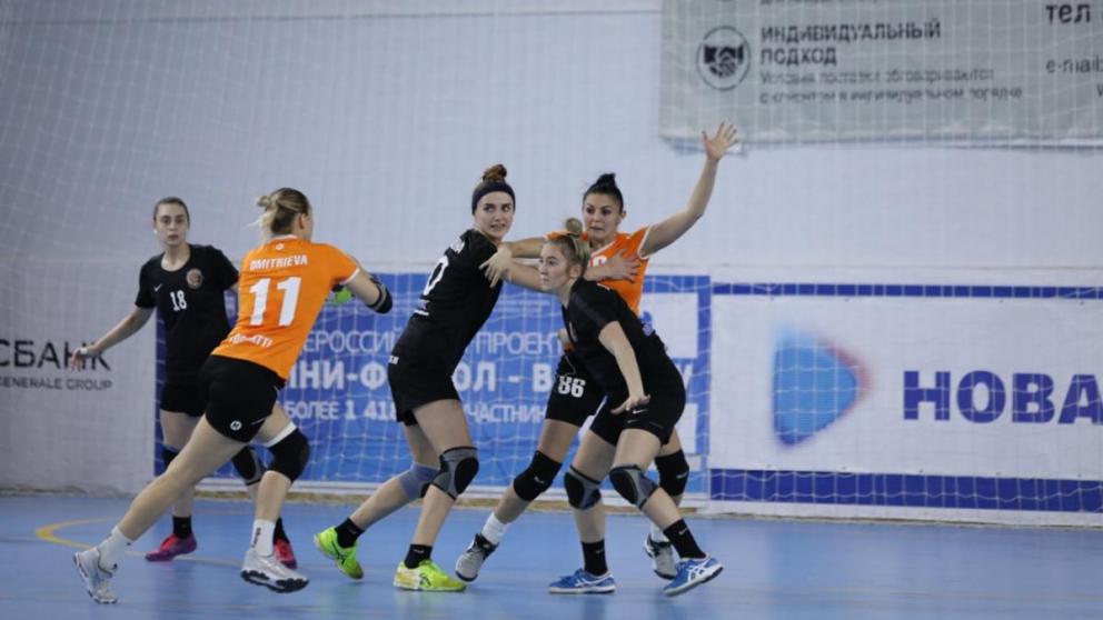 Гандболистки «Ставрополья» уступили хозяйкам в Астрахани