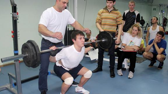 Юношеский турнир по пауэрлифтингу прошел в Кочубеевском районе