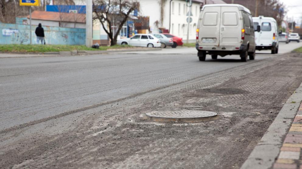 В Ставрополе восстанавливают поврежденный участок дороги