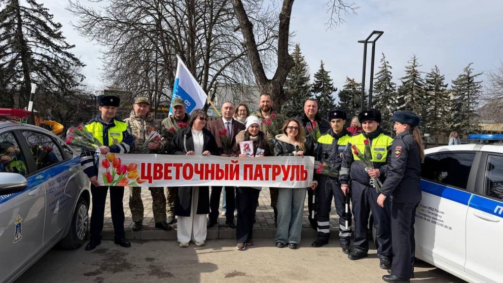 В Пятигорске женщин-водителей поздравили с наступающим 8 Марта