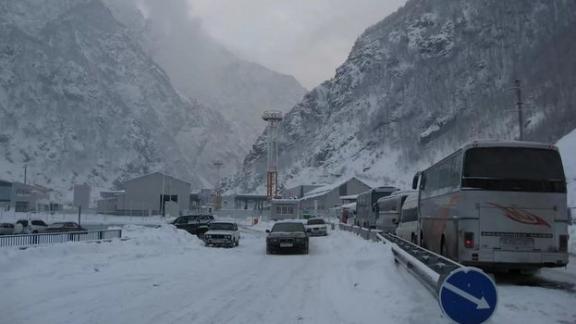 Жителей Ставрополья предупредили о закрытии дороги в Грузию из-за непогоды