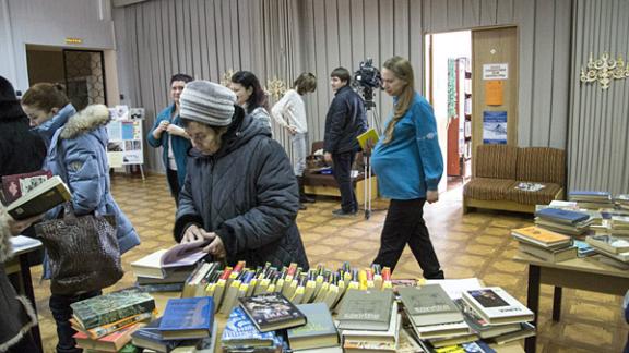 Книговорот за «просто так» - бесплатная ярмарка в краевой библиотеке для молодежи им. В. И. Слядневой