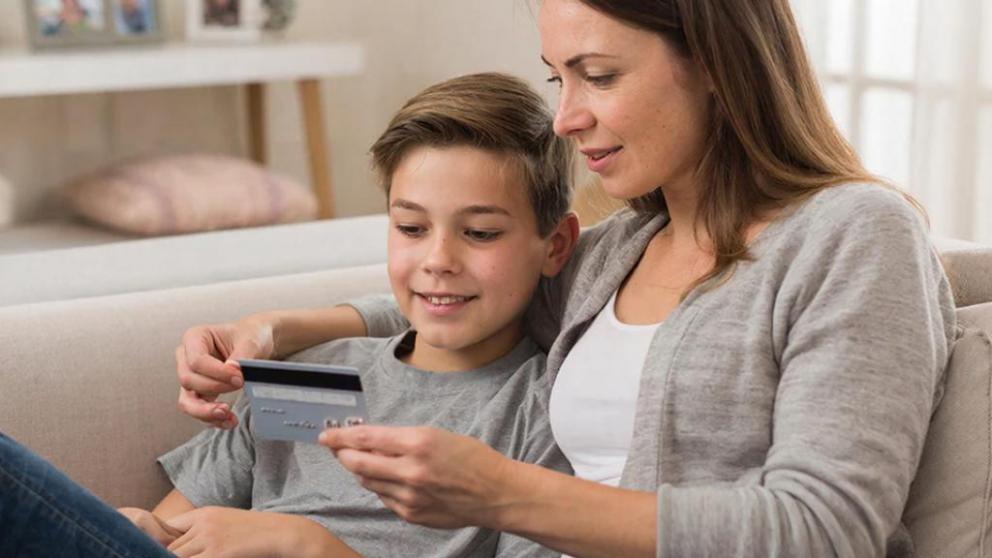 В Ставропольском крае выдача детских банковских карт в 2026 году выросла на 6,3%