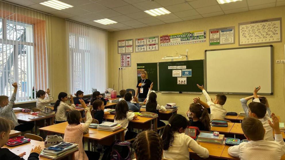 В Ставрополе волонтёры провели обучающие мероприятия для порядка 700 учеников